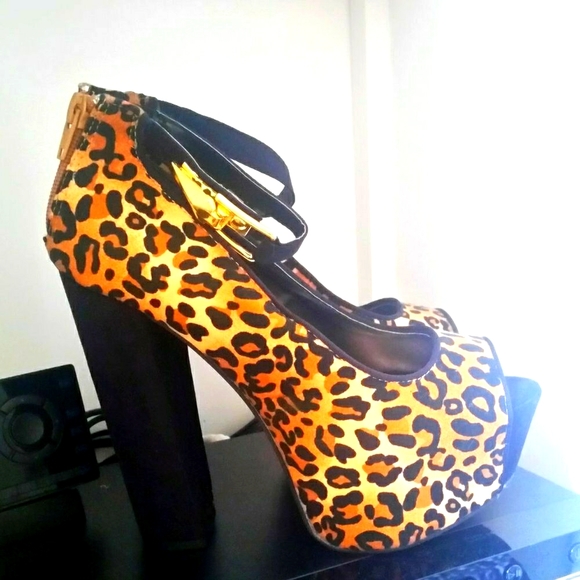 Animal Print Uni-Sexy High Heels - Picture 1 of 1